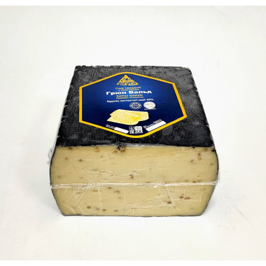 сыр твердый Грюн Вальд с пажитником(Казахстан)