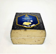 сыр твердый Грюн Вальд с пажитником(Казахстан)